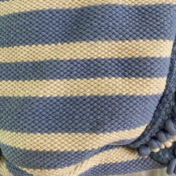 TWIG & Arrow Tote Blue and White Os - Picture 6 of 9